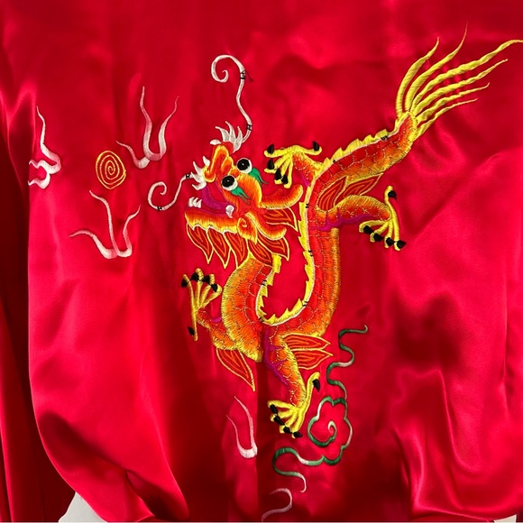 Elegant Red Satin Robe - Picture 10 of 10